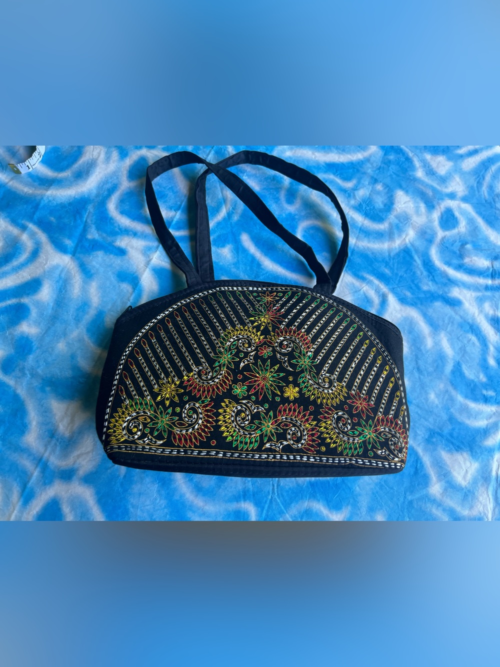 Black Floral Pattern Women’s Handbag - Picture 2 of 7